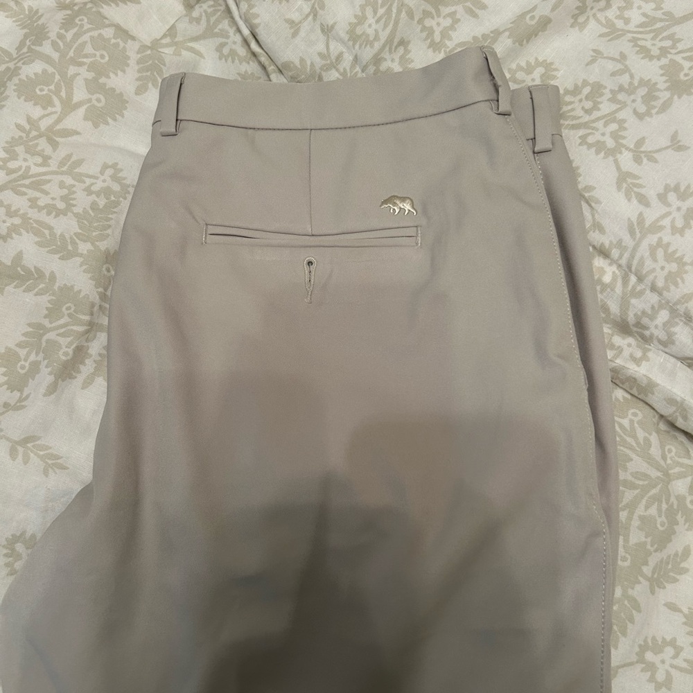 Onward reserve golf shorts - breathable material